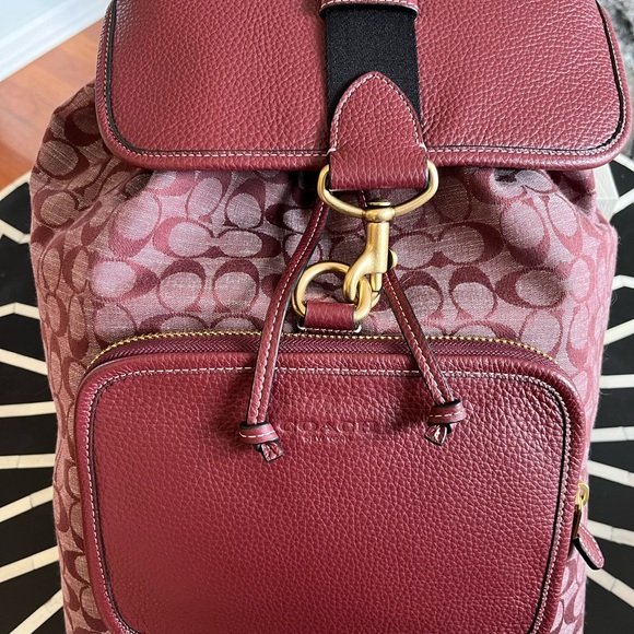 Coach Wine Sullivan Backpack In Signature Chambray - Picture 3 of 17